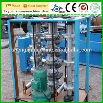 Panel roofing arch machine