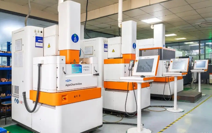 injection molding machine 2