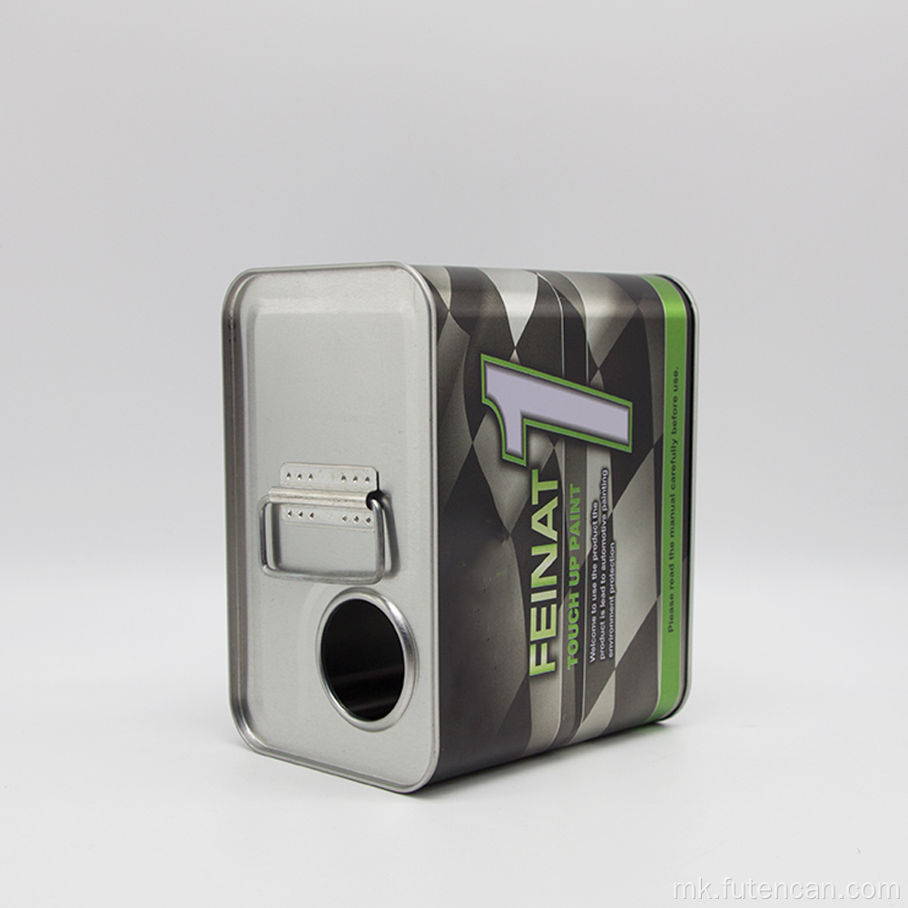 Празна лименка за боја со пластичен капак за излив