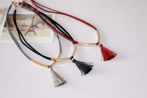 Kalung suede dengan tiub logam Tassel Sutera Choker