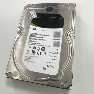 Disco rigido interno SATA da 1 TB con velocità di 7200 giri / min e modello ST1000NM000A