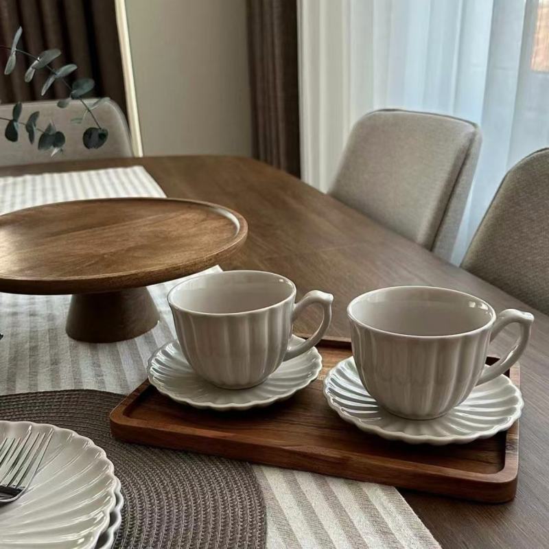 Elegant Ceramic Dinnerware with Artistic Touches