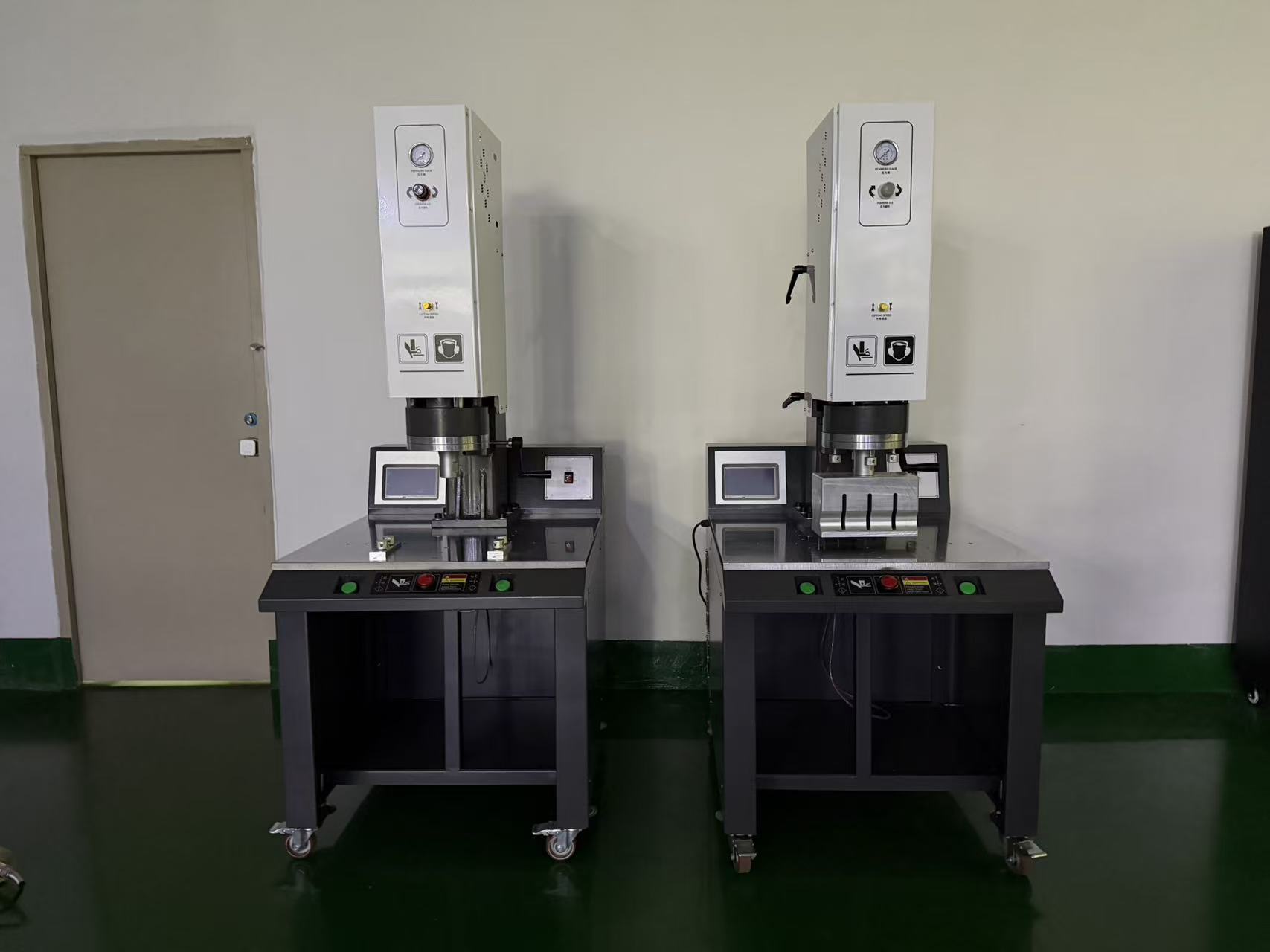 15KHz 4200W Ultrasonic Plastic Welding Machine