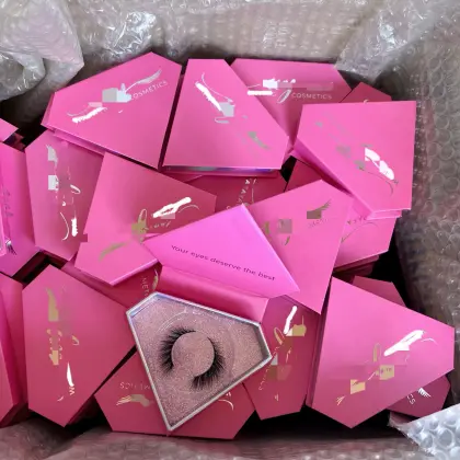 Pink Eyelash Box - Private Label Magnetic Eyelash Packaging