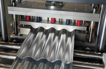 Advanced Machine for Manufacturing Storage Rack Wave Plates
