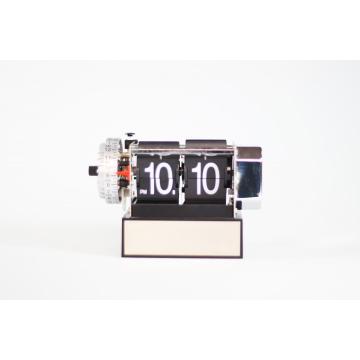 Small Size Alarm Desk Flip Clock for Wake-up