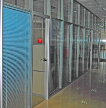 Quietly Operated Hollow Automatic Venetian Blinds System
