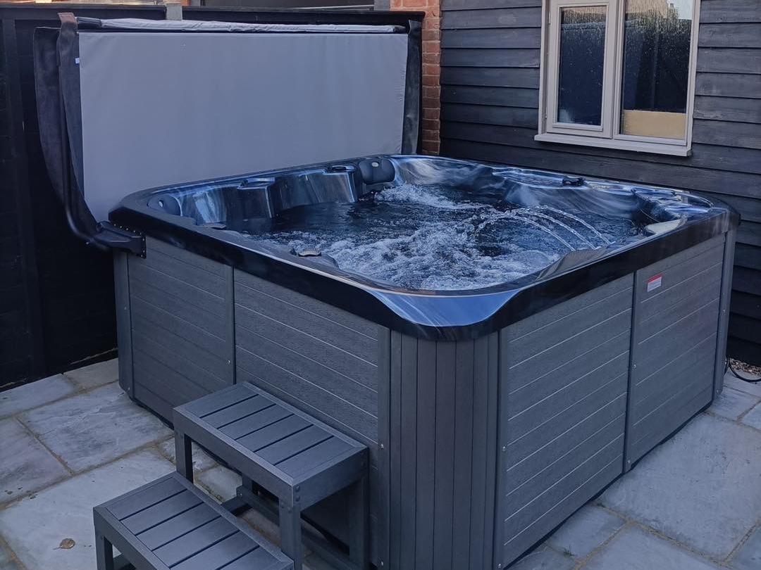 outdoor hot tub