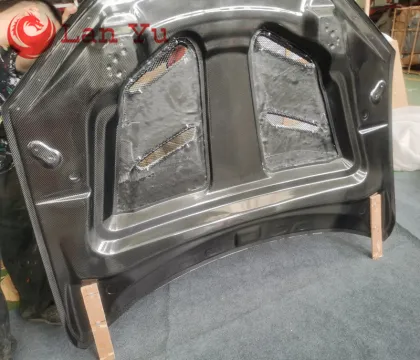 Carbon Fiber Engine Bonnet for Lamborghini Urus