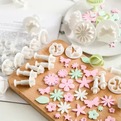 Custom Bakeware Cake Cookie Decoration Tools Set: Halloween Christmas Plastic Cookie Cutters