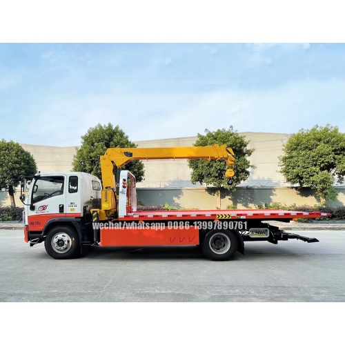 SINOTRUCK HOWO 14ft to 19ft Flatbed Wrecker Truck With Crane