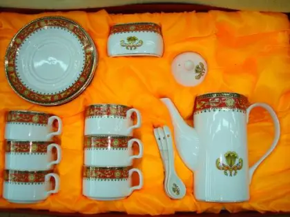 ceramics/tea sets