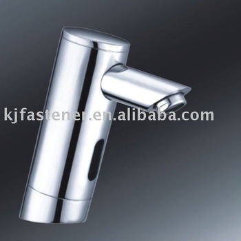 Self-close commercial automatic faucet