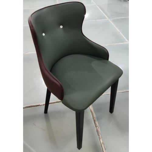 Mesa de centro y sillas italianas de lujo ligero