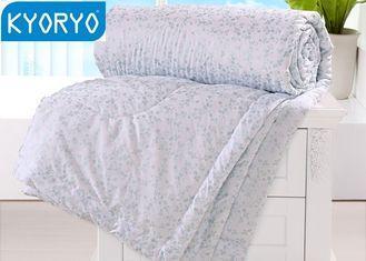 Comfortable Summer Blanket / Quilt for Air - conditioner Ro