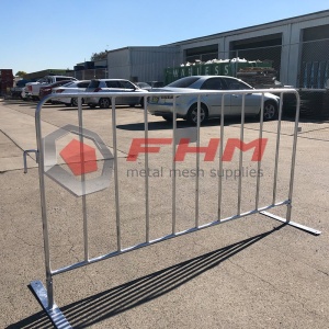 Barricada de acero que se enclavija resistente