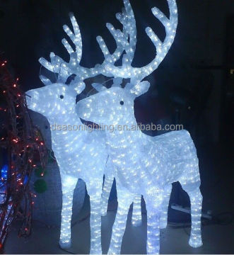Lampu rusa Krismas luaran: Idea pencahayaan luar perayaan