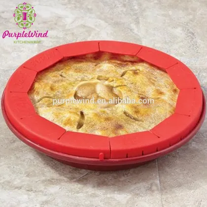 BPA FREE Silicone Adjustable Fluted Pie Crust Shield