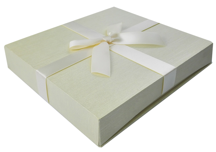 Luxury Cardboard Jewelry Gift Box With Silk Ribbon