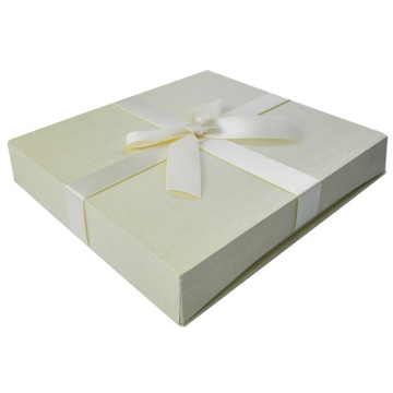 Luxury Cardboard Jewelry Gift Box With Silk Ribbon