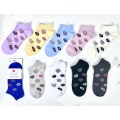 Simple fashion socks can be customized