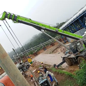 Promotion Price on 75 Ton Zoomlion Rough Terrain Crane (RT75) Model: A Versatile Mobile Crane for Heavy Lifting
