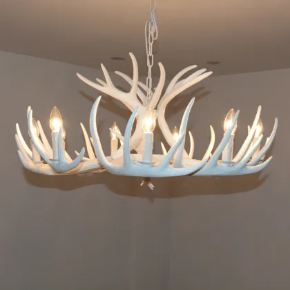 Retro Antler Chandelier: Vintage Industrial Deer Light for Living Room