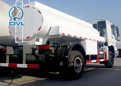 Howo 4x4 Off Road Fuel Tank Truck 6000L