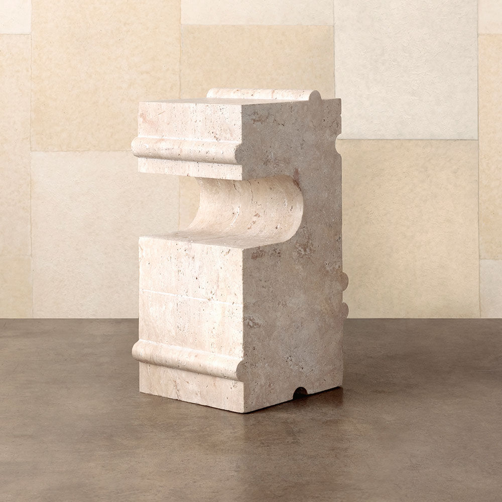 Sculpture de table d'appoint de colonne en travertin naturel