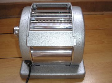 Silver 50 / 60hz 90w Dough Stainless Steel Electric Pasta Maker For Making Fettuccine Oem