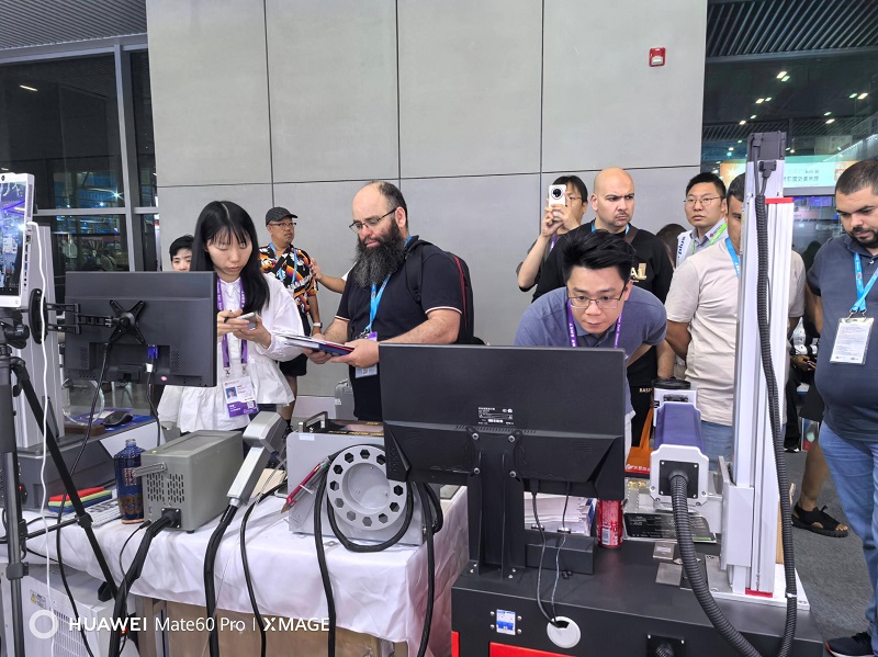 Day 3 of the Canton Fair! Chuke Intelligent's Booth is Packed with Visitors, with a Surge of Inquiries and Orders