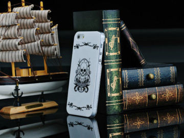 White Skeleton Pattern Bright Hard Plastic Case Back Cover For Iphone 5