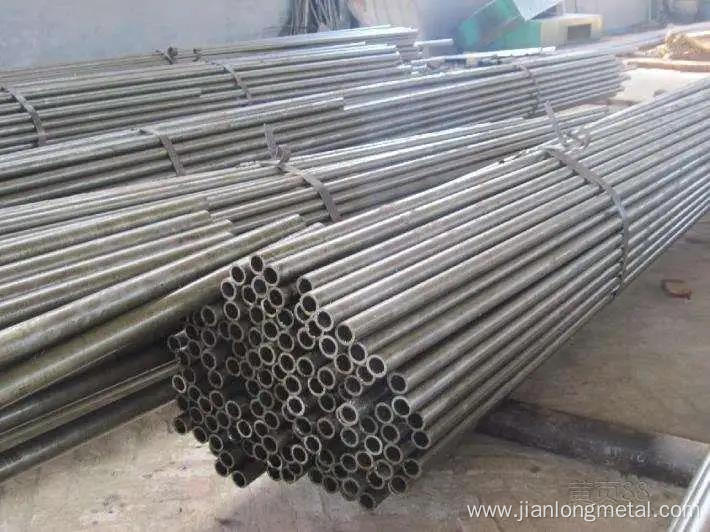 Blast furnace oxygen blowing pipe