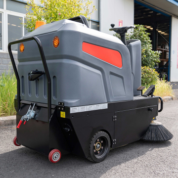 Ride-On Electric Floor Sweeper for Industrial Street Cleaning