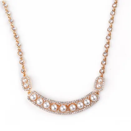 Moon Shape Pendant Noble Pearl Rhinestone Necklaces