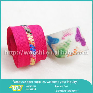 Yiwu plastic zipper with colorful teeth custom plastic zipper