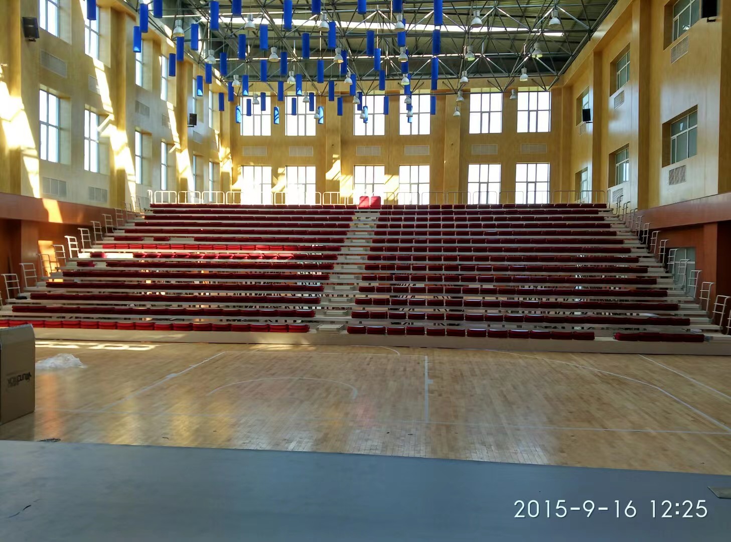 Electric soft seats rectractable bleacher