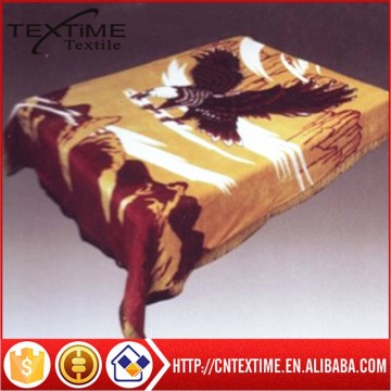 2 ply Polyeter blanket with flower