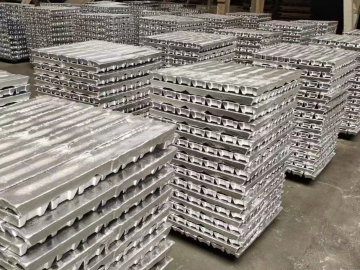 Iron and aluminum alloy smelting metal additives