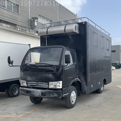Cheng Li mobile kitchen cooking truck