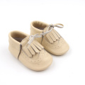 Zapatos de bebé con borlas hermosas de alta calidad de nuevo estilo