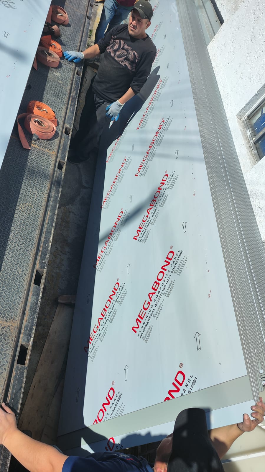 Вывеска алюминиевая настенная панель