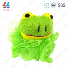 Mesh sponge with frog animal ball