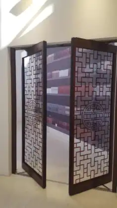 Balanced Doors for Plaza