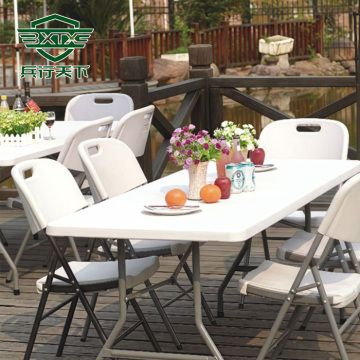 Blow-molded folding table 180.74.74CM
