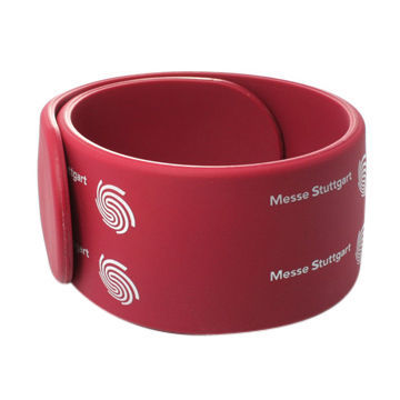 Custom factory cheap promotional silicone slap wristband good for children gifts