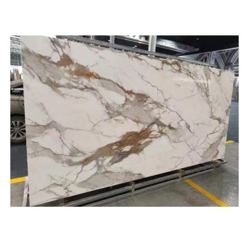 Countertops kuarsa vena coklat: atasan atas dan lempengan dapur