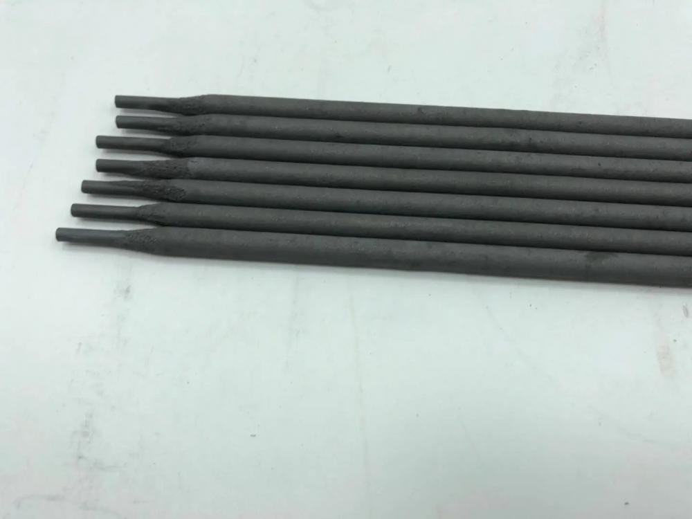 Tungsten carbide pellet welding rod