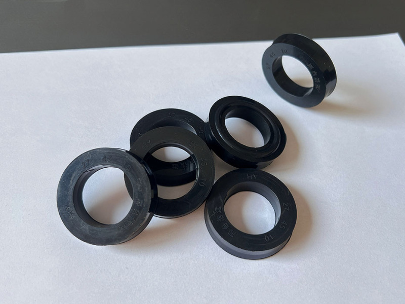 Y-type oil seal