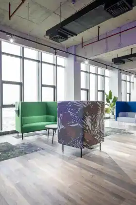 Modern High-End Office Furniture Privacy Meeting Sofa Pod with High Partition Back Fabric Sofa Set